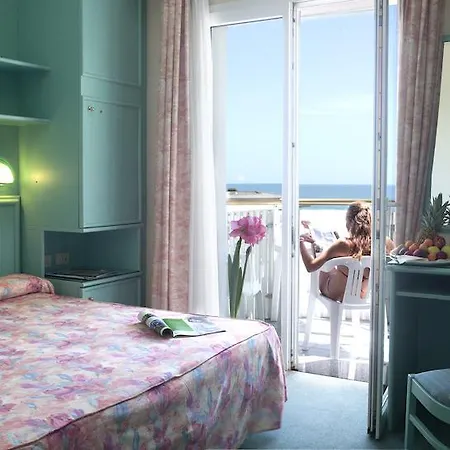 Salus Smart & Chic Hotel