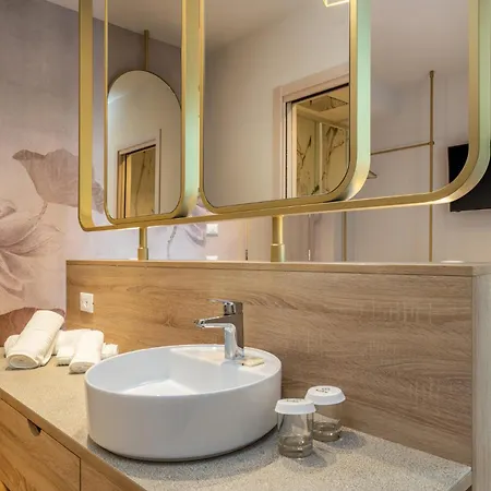 Salus Smart & Chic Hotel