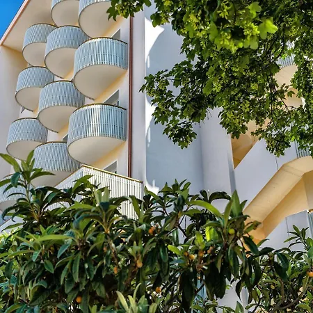 Salus Smart & Chic Hotel