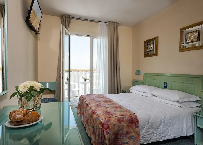 Salus Smart & Chic Hotel