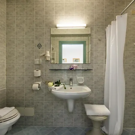 Salus Smart & Chic 4*