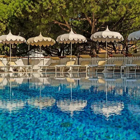 Salus Smart & Chic Hotel 4*