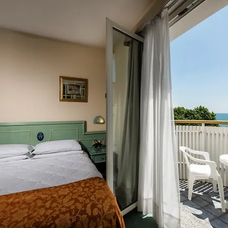 Otel Salus Smart & Chic 4*