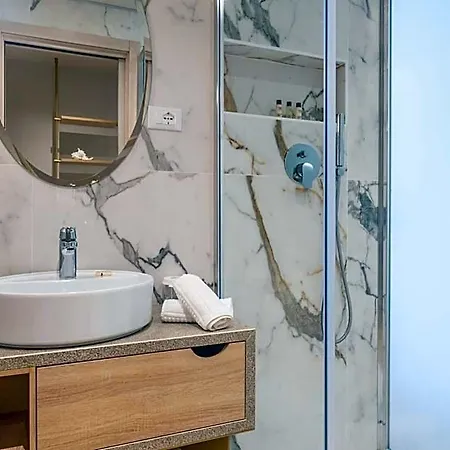Salus Smart & Chic Hotel 4*