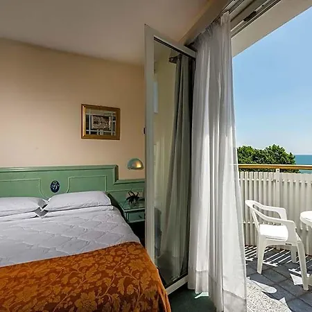 Salus Smart & Chic Hotel 4*