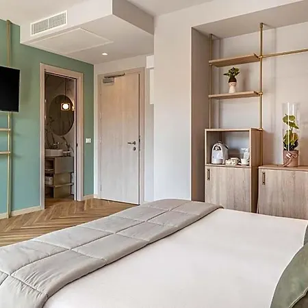 Salus Smart & Chic Hotel