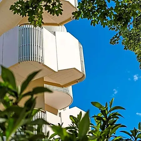 Salus Smart & Chic Hotel