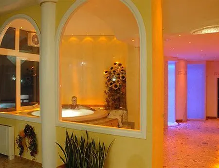 Salus Smart & Chic Hotel