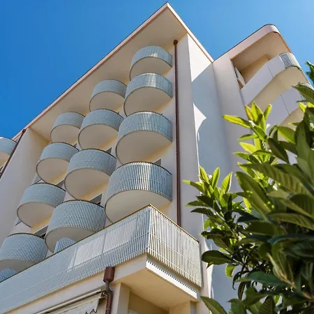 Salus Smart & Chic 4*