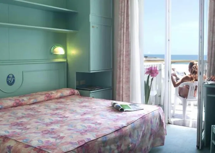 Salus Smart & Chic Otel 4*